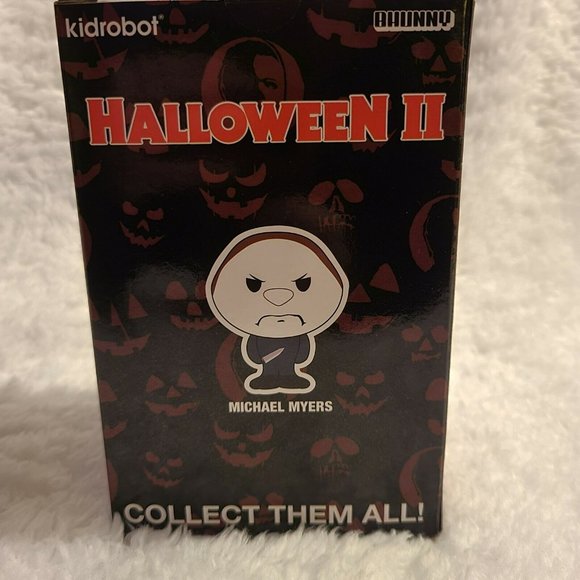 Halloween II Michael Myers KidRobot Figure - Picture 6 of 9